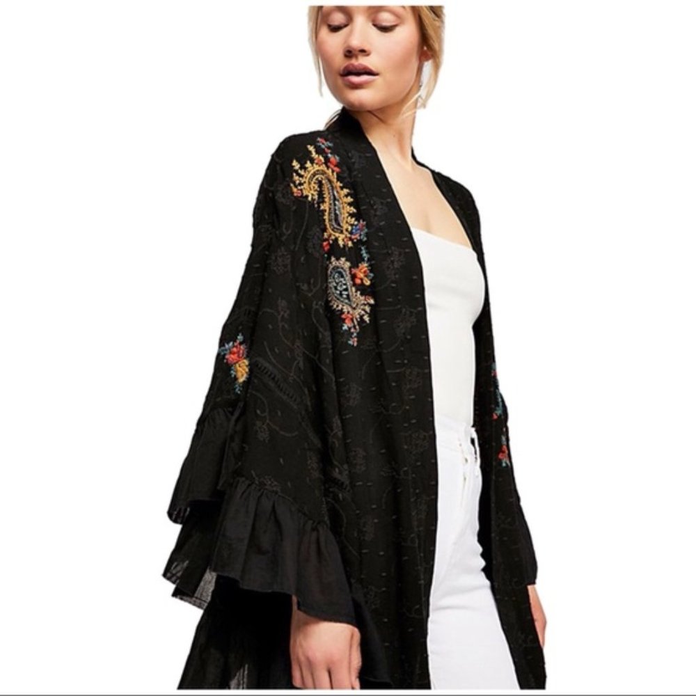 Dottie West Embroidered Ruffled Kimono